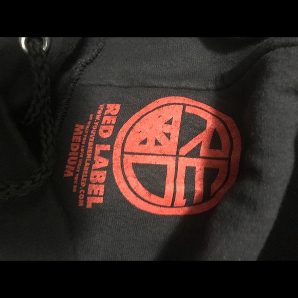 Red Label - Picture 4 of 5